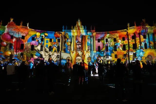 2020德国柏林灯光节 点亮疫情中的地标(组图)